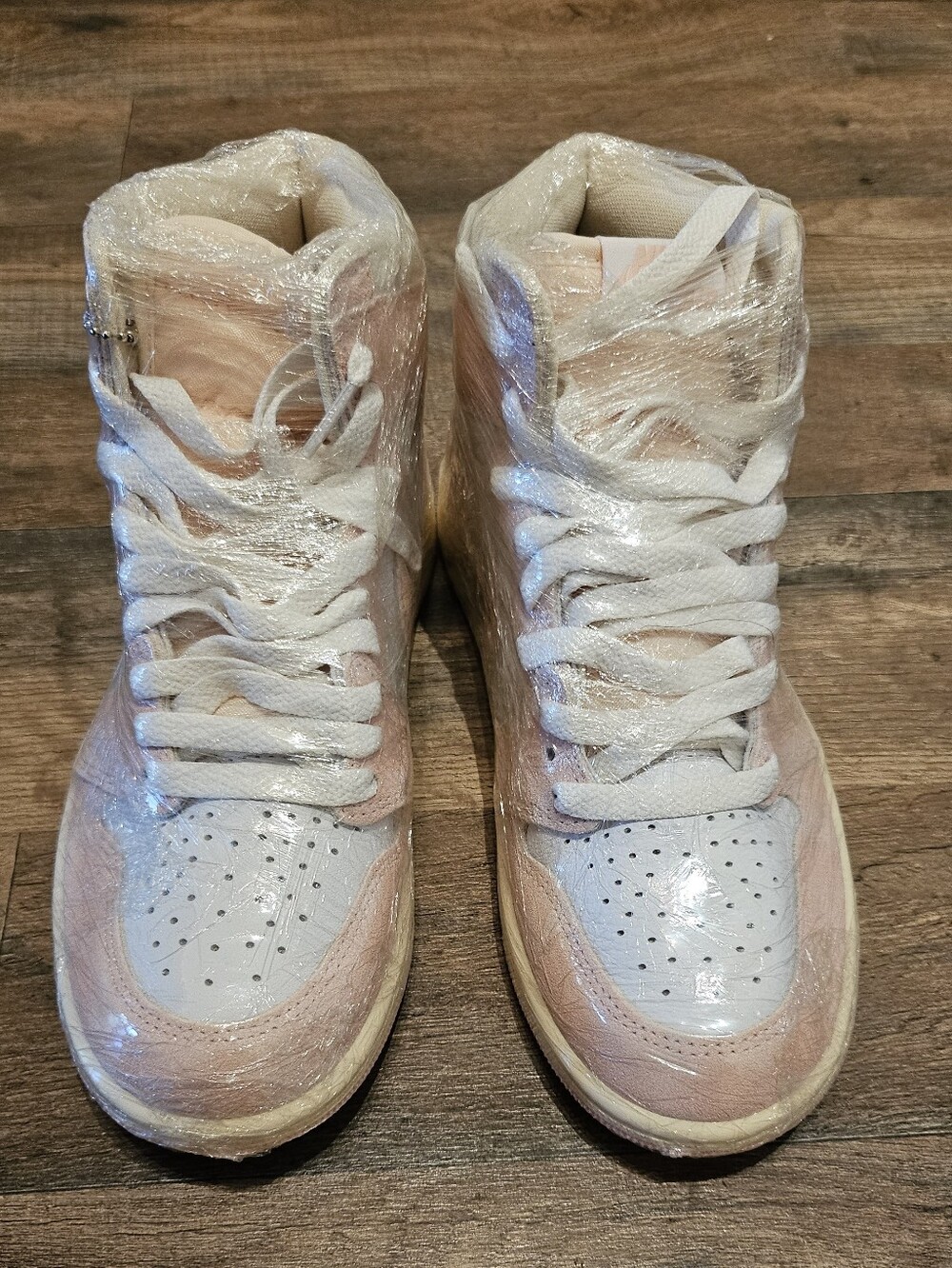 Jordan 1 High Pink Color Size 6 Wms